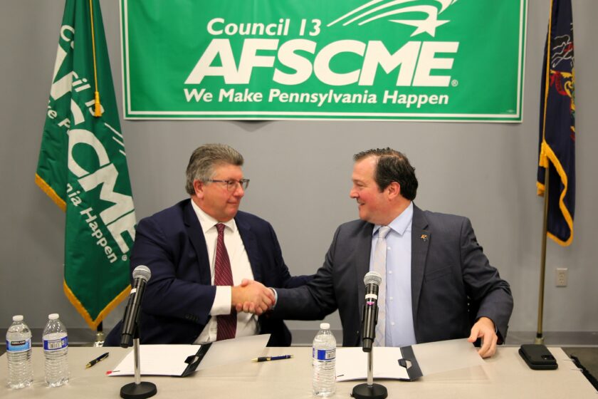 AFSCME leaders, Commonwealth officials sign new state contract AFSCME