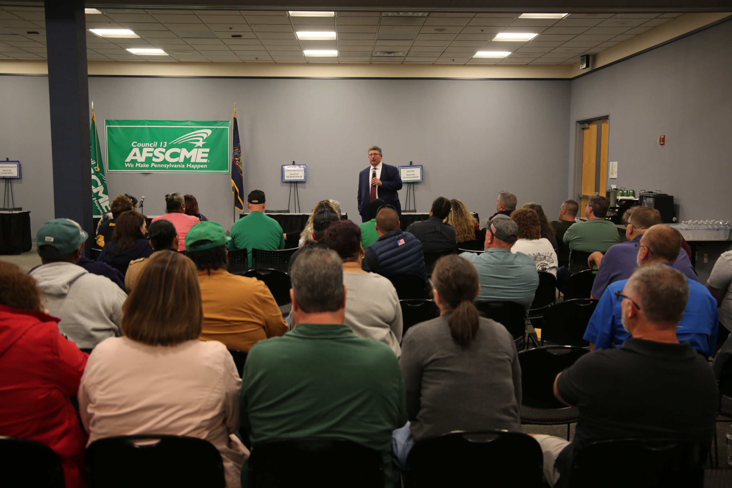 AFSCME leaders, Commonwealth officials sign new state contract AFSCME